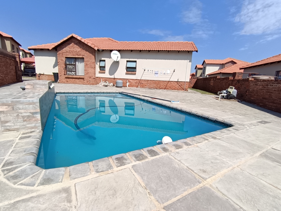 3 Bedroom Property for Sale in Waterval East North West